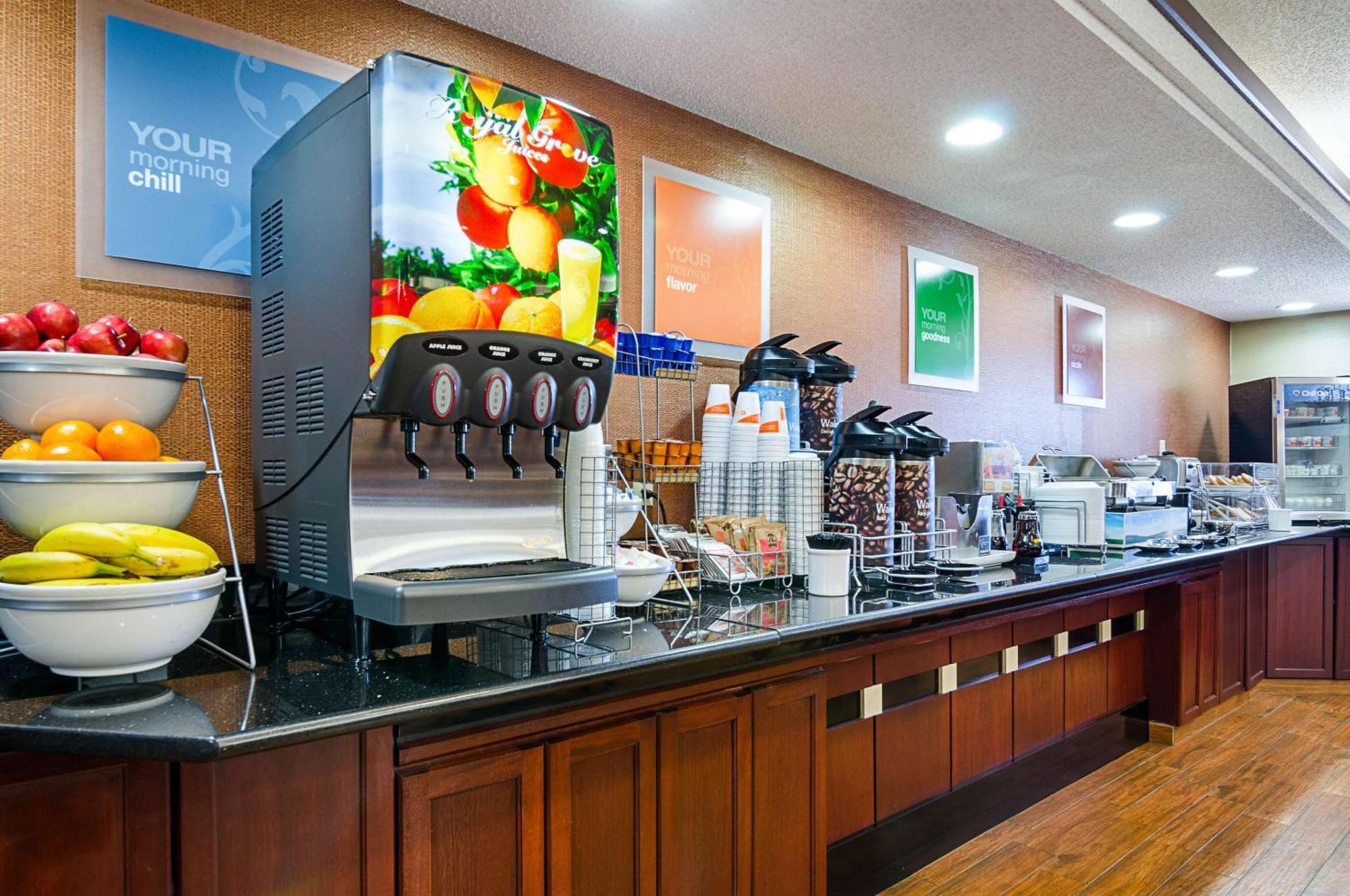 Comfort Inn & Suites Hutchinson Exteriör bild