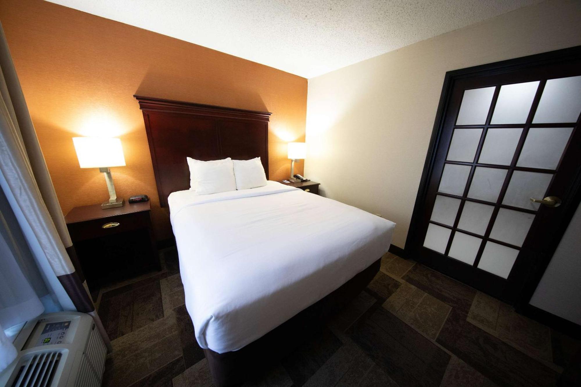Comfort Inn & Suites Hutchinson Exteriör bild