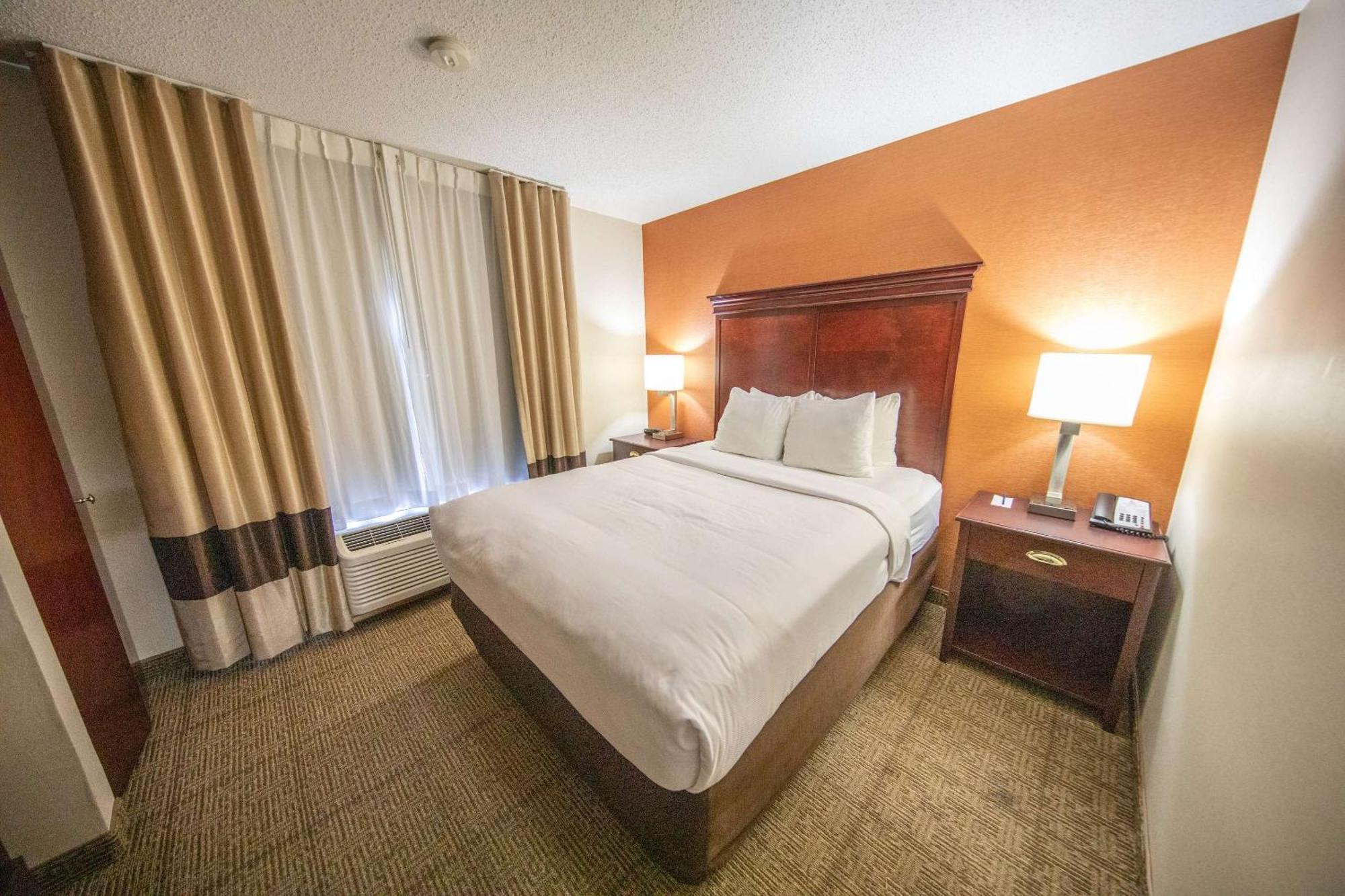 Comfort Inn & Suites Hutchinson Exteriör bild