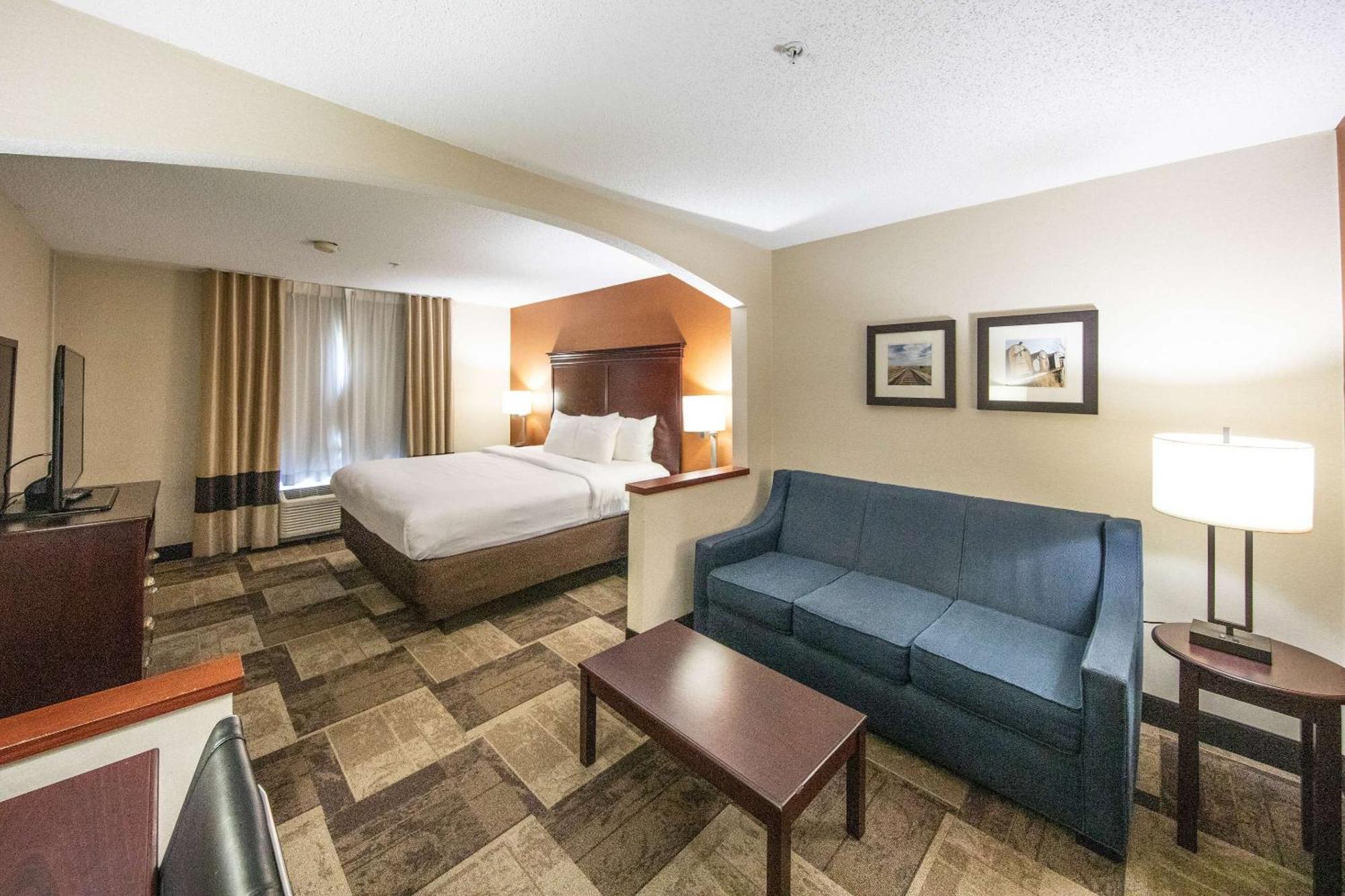 Comfort Inn & Suites Hutchinson Exteriör bild