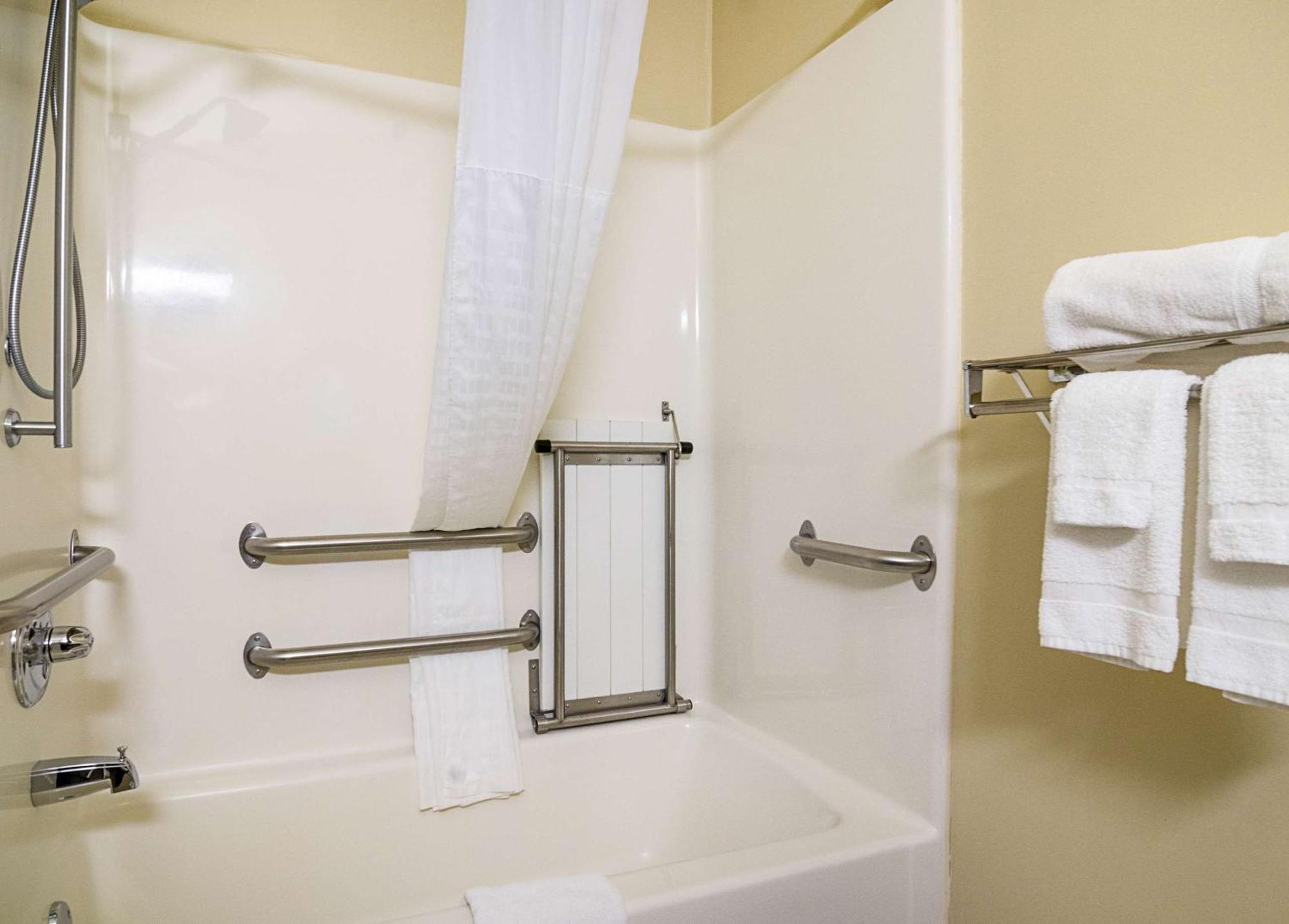 Comfort Inn & Suites Hutchinson Exteriör bild