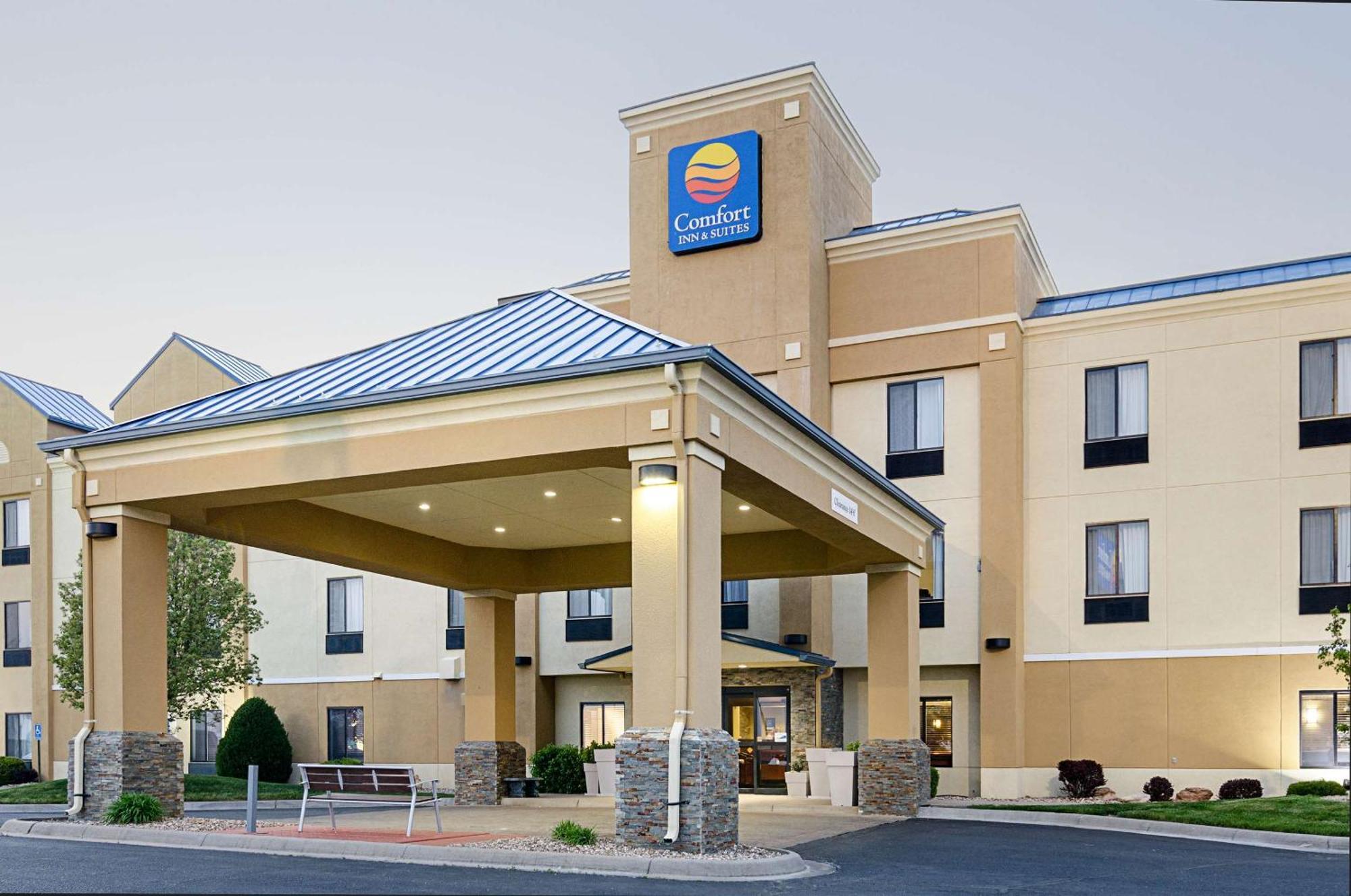 Comfort Inn & Suites Hutchinson Exteriör bild