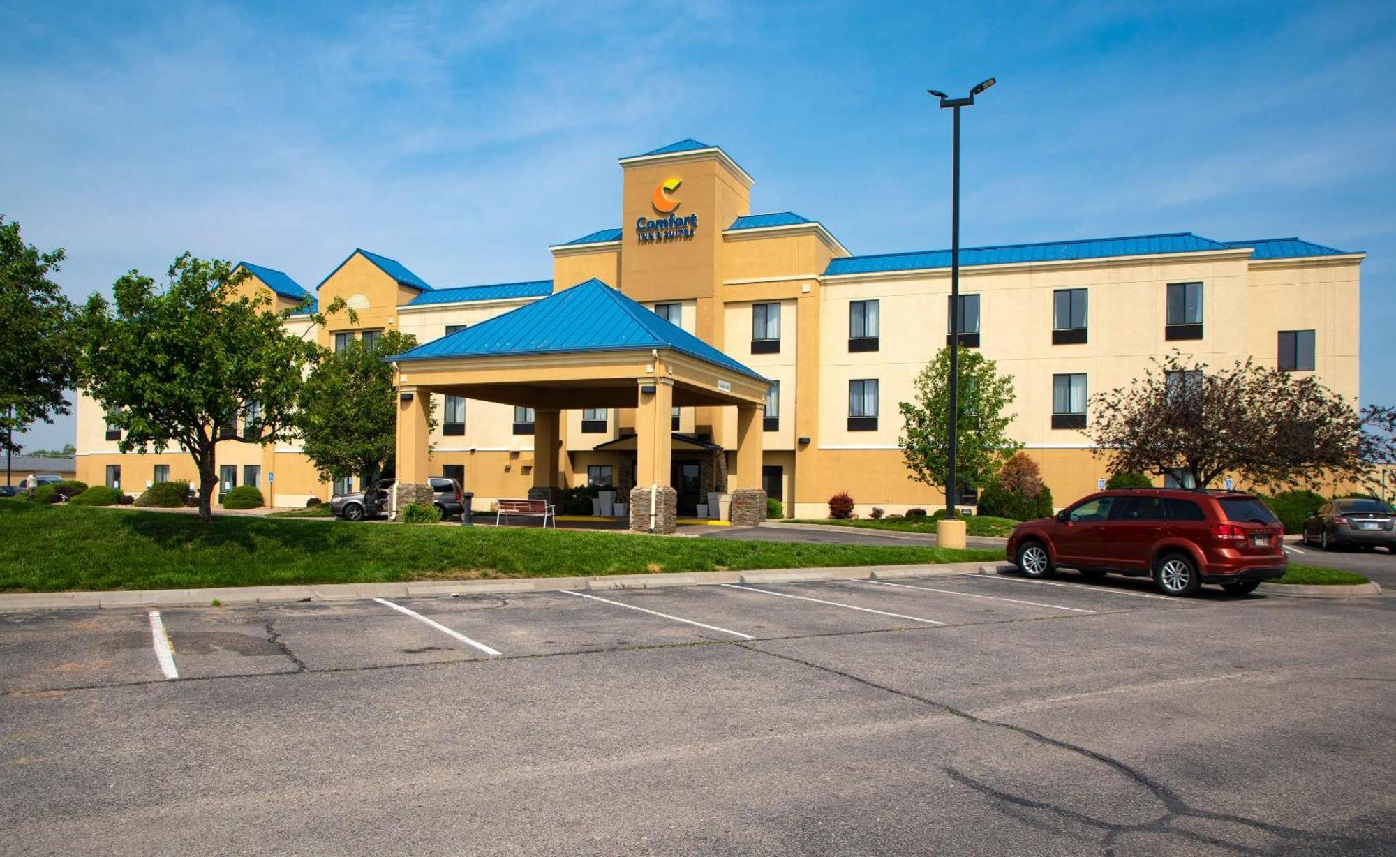 Comfort Inn & Suites Hutchinson Exteriör bild